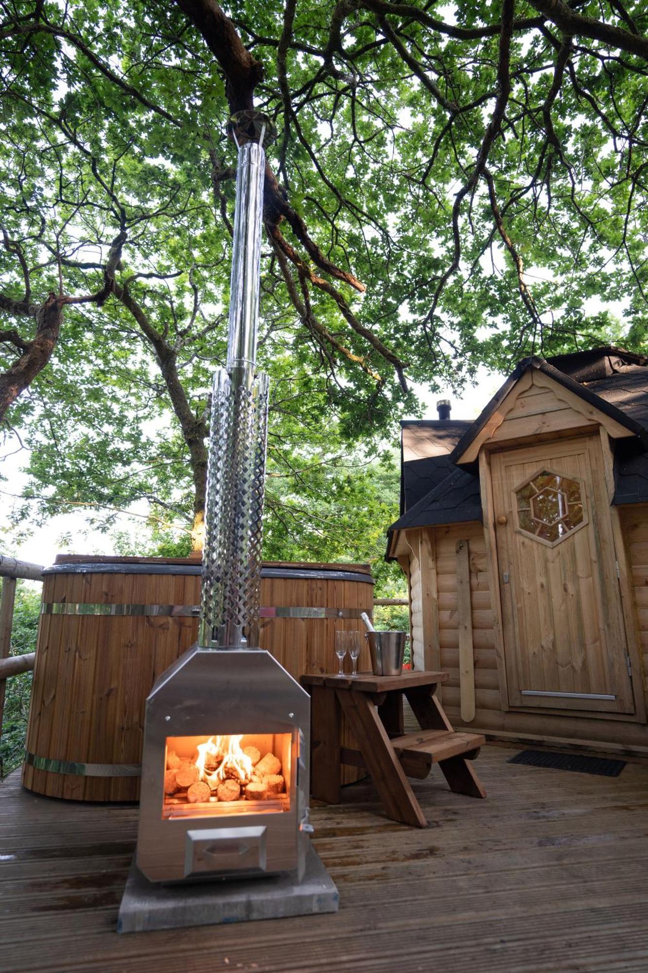 Chestnut Tree House With Hot Tub & Sauna Barmouth Buitenkant foto