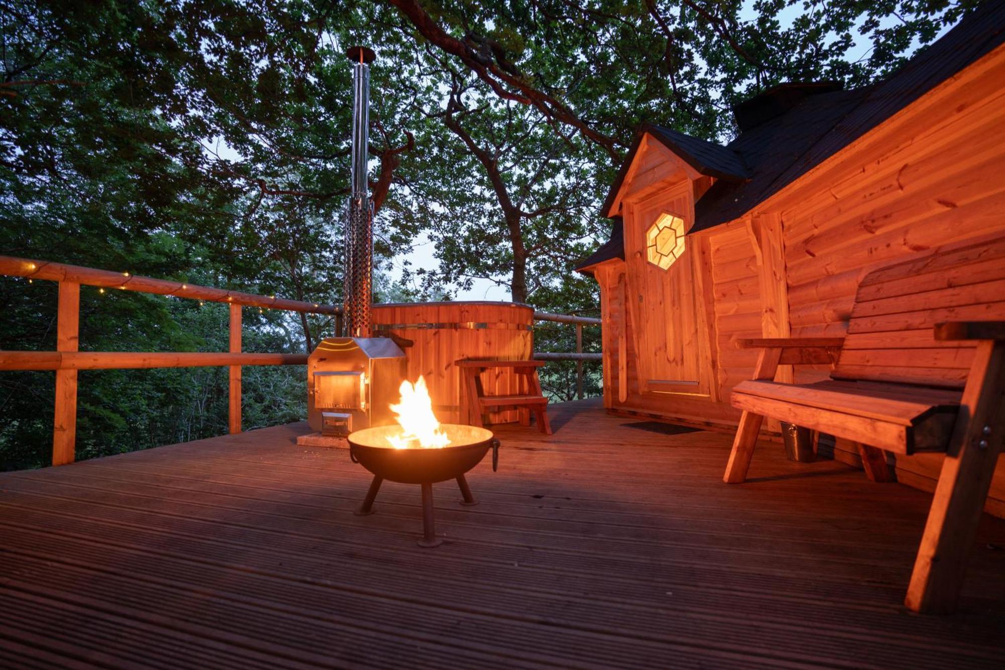 Chestnut Tree House With Hot Tub & Sauna Barmouth Buitenkant foto